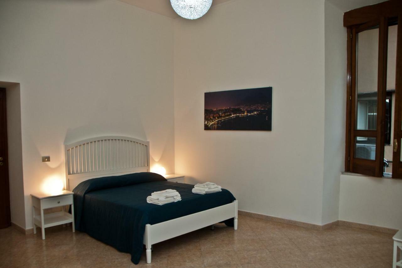 Apartamento Casa Del Palumbo Nápoles Exterior foto